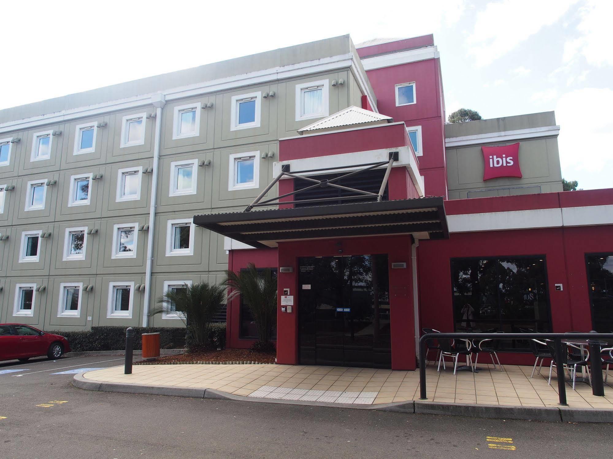 Ibis Thornleigh Hotel Exterior photo
